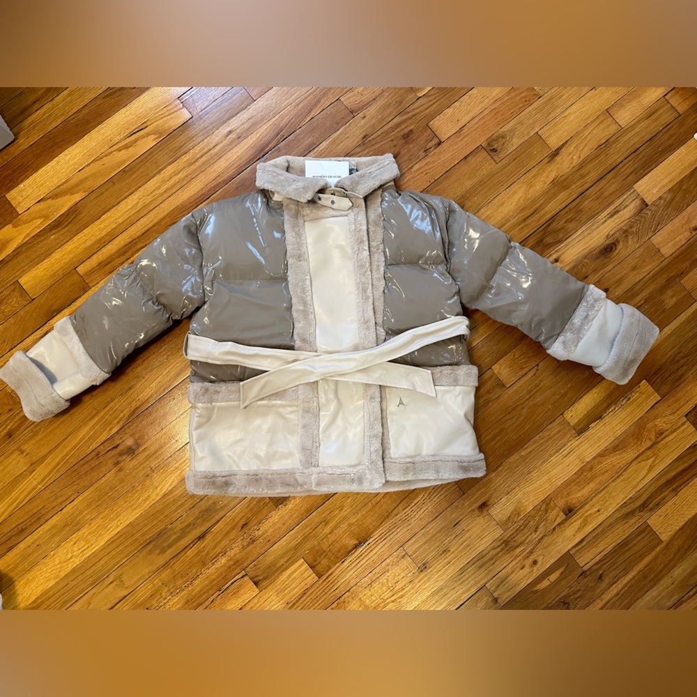 Manière De Voir.  Beige jacket. Size: US 8, UK 12, EU 40